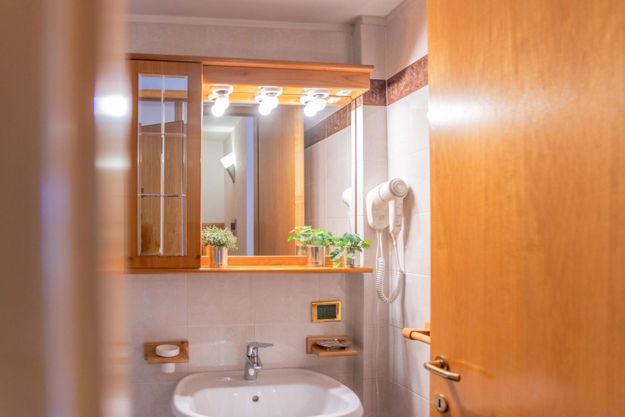 Comano Vacanze Appartamenti Comano Terme Bagian luar foto